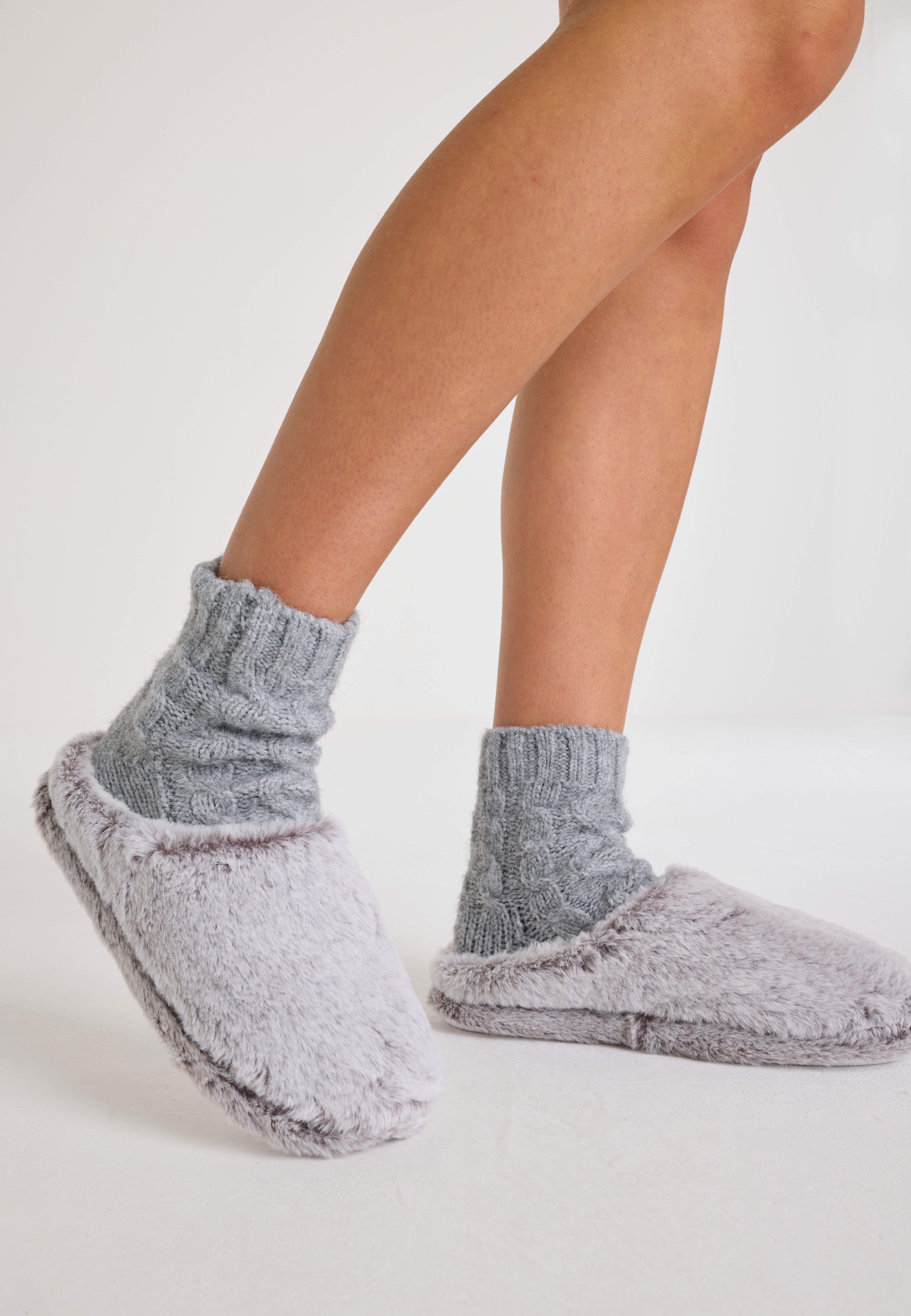 Womens slippers peacocks cheap