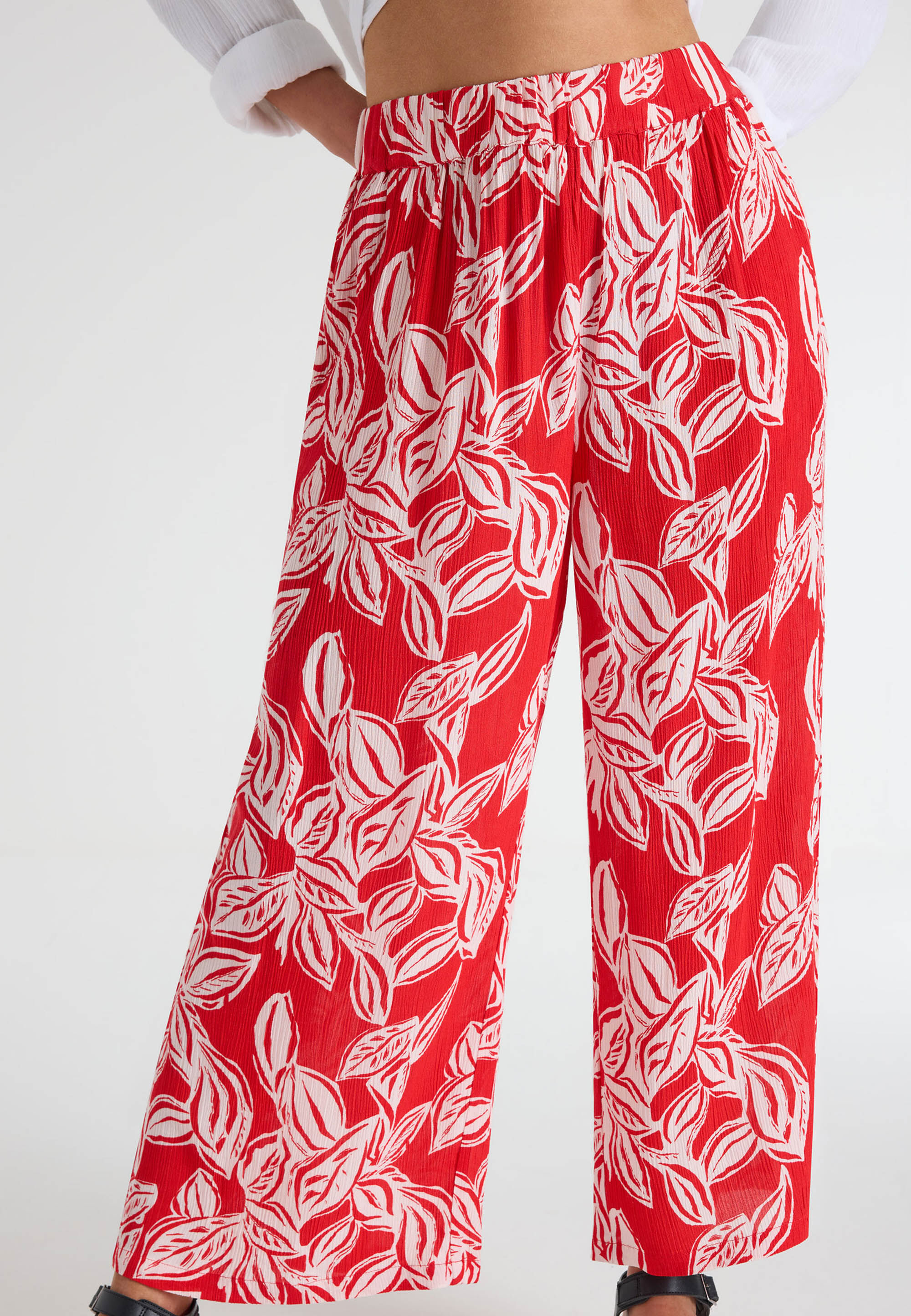 Wide leg trousers peacocks outlet