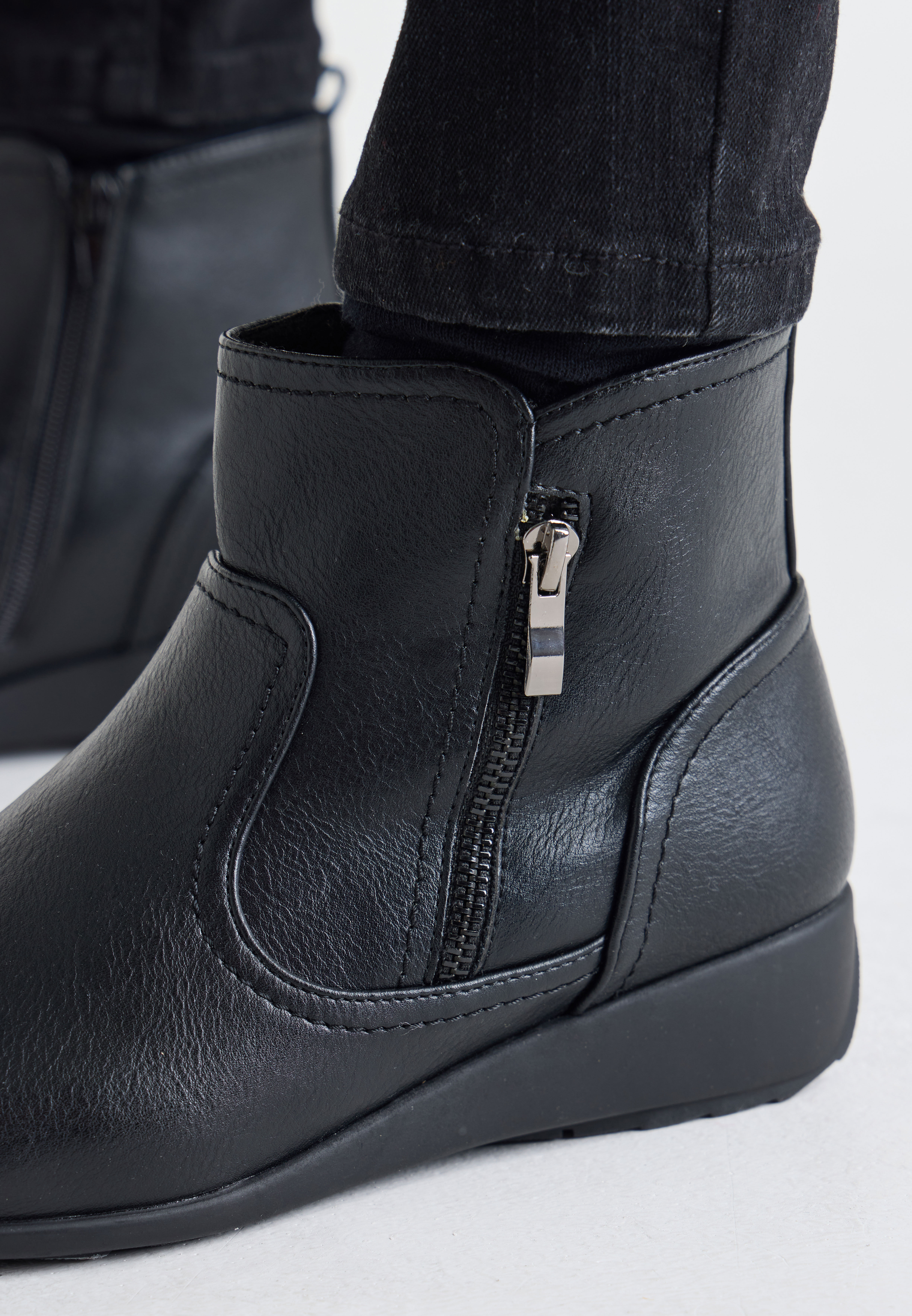 Womens Black Side Zip Comfort Walker Ankle Boots Peacocks