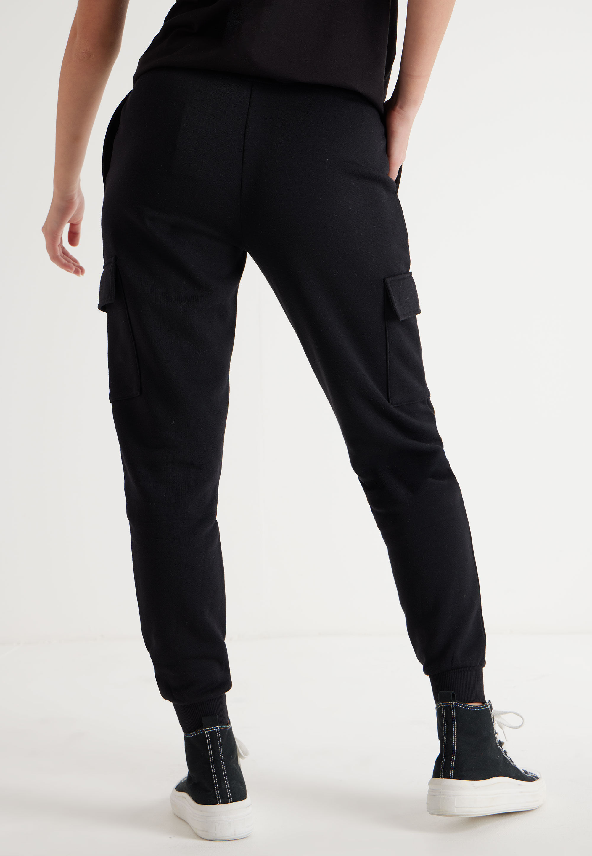 Black cargo clearance joggers womens