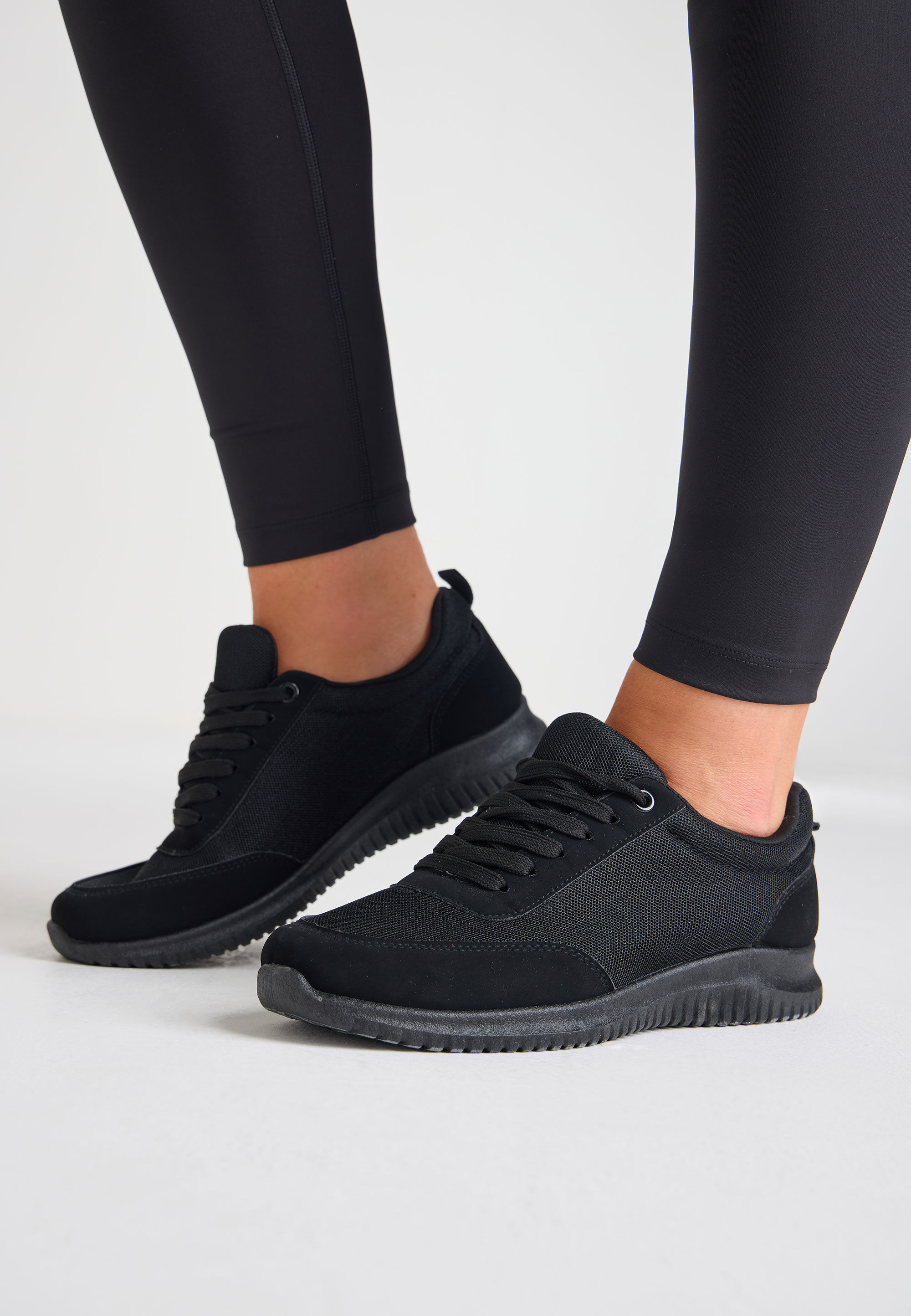 Womens Plain Black Runner Trainers Peacocks