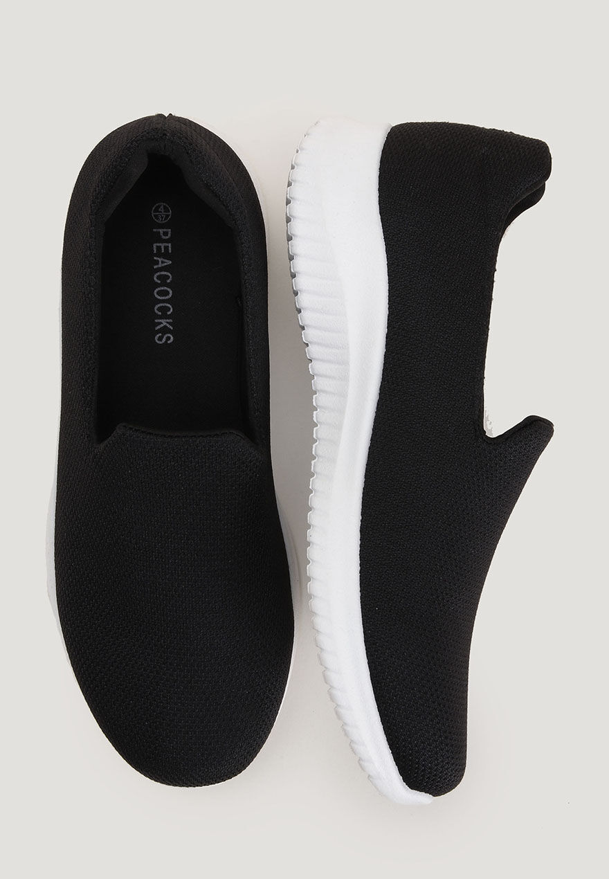 Women's black slip on tennis shoes 2025